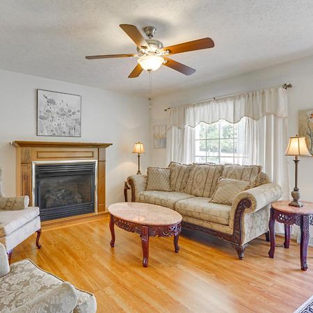Chatham Getaway With Fireplace, Deck And Gas Grill! Eksteriør bilde
