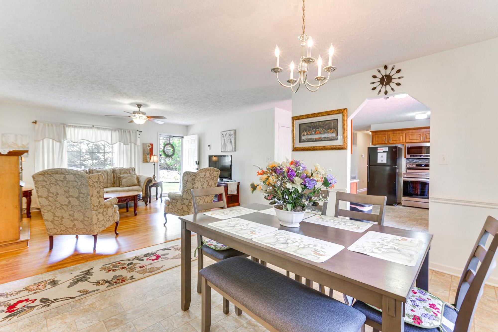 Chatham Getaway With Fireplace, Deck And Gas Grill! Eksteriør bilde