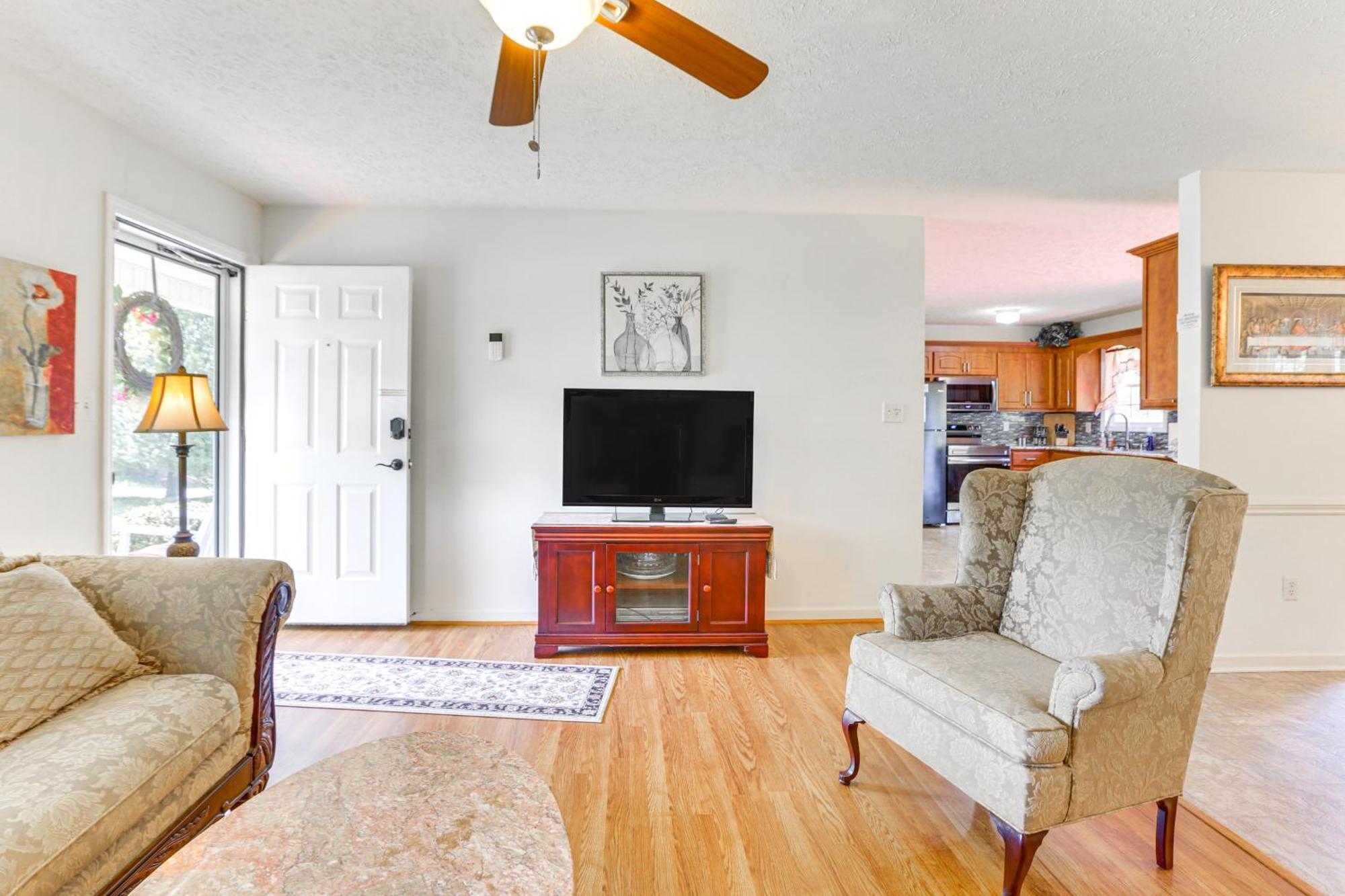 Chatham Getaway With Fireplace, Deck And Gas Grill! Eksteriør bilde