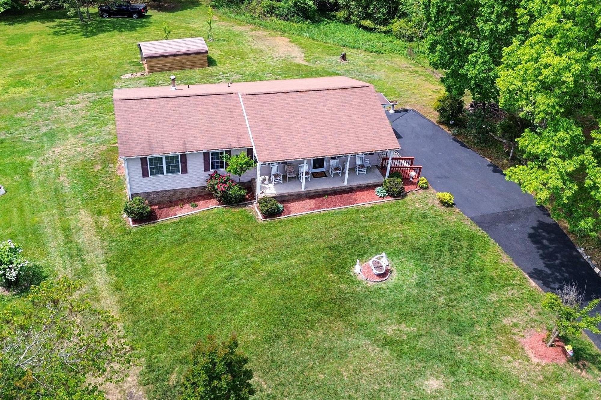 Chatham Getaway With Fireplace, Deck And Gas Grill! Eksteriør bilde